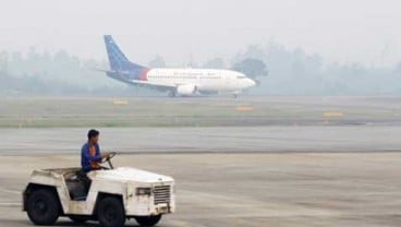 Kebakaran Lahan: Bandara Sampit Lumpuh Tertutup Asap Tebal