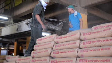 Kemenperin Berikan Penghargaan Kepada Semen Padang