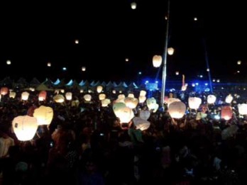 Pesta 10.500 Lampion di Tenggarong Pecahkan Rekor MURI