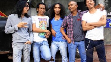 Slank Hibur Massa Yang Berkumpul di Bundaran Hotel Indonesia