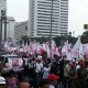 Ribuan Warga Sambut Jokowi Masuk Istana