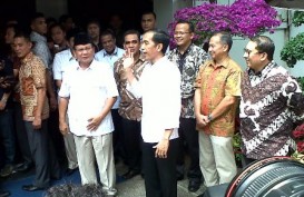 KOMUNIKASI POLITIK ELIT: Jokowi Dipuji, Prabowo-Hatta Diacungi Jempol