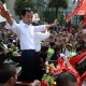 PESTA RAKYAT JOKOWI PRESIDEN: Beri Tumpeng Ke Siti Bugiah, Jokowi Hampir Nangis