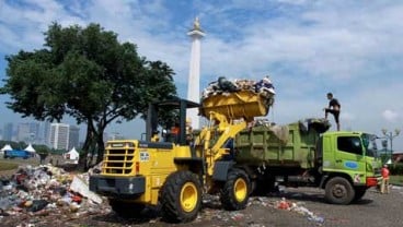 Pesta Rakyat: Pengelola Monas Kecewa Sampah Berserakan