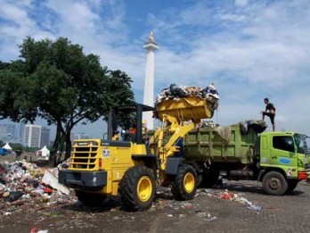 Pesta Rakyat: Pengelola Monas Kecewa Sampah Berserakan