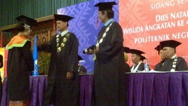 299 Mahasiswa Politeknik Negeri Media Kreatif Diwisuda