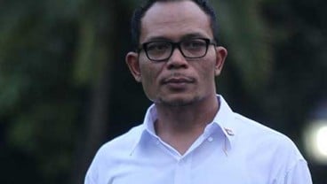 KABINET KERJA: Inilah Profil Hanif Dhakiri, Menteri Tenaga Kerja yang Jago Nyanyi