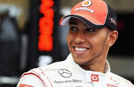 GRAND PRIX AS: Lewis Hamilton Berjaya, Perjauh Jarak dari Rosberg