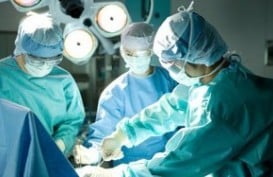 Dokter Tertawa saat Operasi Belut yang Masuk ke Pantat Pria Ini