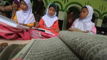 Keuangan Syariah Terus Incar Kalangan Santri