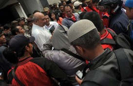 AKSI TOAL PENAIKAN BBM BERSUBSIDI: 5 Mahasiwa di Makassar Babak Belur Dihajar Polisi & Warga