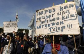 SERIKAT PEKERJA Minta Jokowi Selamatkan Nasib Tenaga Outsourcing