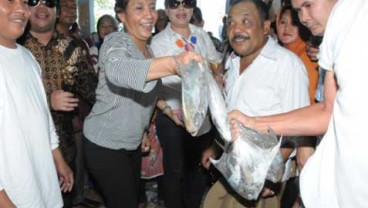 Pengakuan Menteri Kelautan Susi Pudjiastuti Saat Merokok di Istana