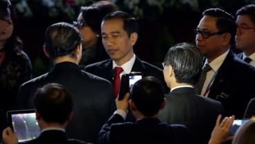 APEC CEO SUMMIT 2014: Presiden Jokowi Dikerubungi Pengusaha Asing