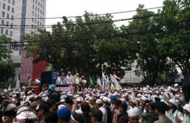 FPI Demo Tolak Ahok, Jalan Thamrin dan Kebon Sirih Macet