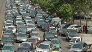 INFO LALU LINTAS, Tol Alam Sutra Tersendat Kecelakaan Truk