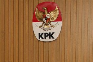Wali Kota Semarang Serahkan Hadiah Bonsai Ke KPK
