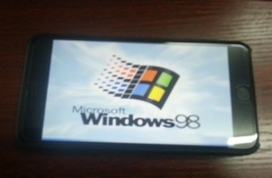 Peretas Mampu Sematkan Windows 98 ke iPhone 6