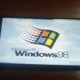 Peretas Mampu Sematkan Windows 98 ke iPhone 6