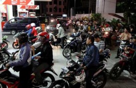 HARGA BBM NAIK: Antrean Panjang SPBU Terjadi di Padang