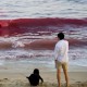 Ombak Warna Merah Ini Bikin Geger Warga China