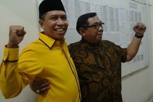 MUNAS PARTAI GOLKAR: Ical Bawa Golkar Menuju Partai Primitif