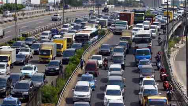 INFO LALU LINTAS: Volume Kendaraan Meningkat, Jalan Tol Makin Mepet