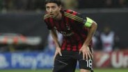 LIGA ITALIA: Kostum Keisuke Honda dkk di AC Milan Berlogo Emirates Hingga 5 Tahun ke Depan