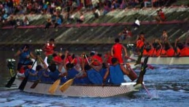 TNI AL Bali Gelar Lomba Dayung Perahu Karet