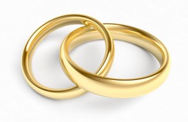 Tampil Elegan dengan Cincin Pernikahan Unik
