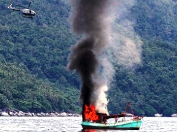 Perahu Nelayan Asing Ditenggelamkan, Pemerintah Tuai Pujian