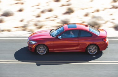 BMW Seri 3 dan Seri 2 Coupe Raih Auto Bild Awards 2014
