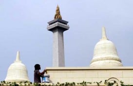 Pintu Gerbang Monas Digembok