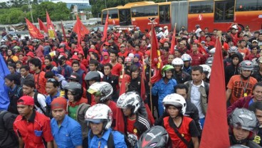 Meski Capek, Buruh Demo Demi Kepentingan Bersama