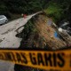 Bahaya! Jalan TRANS KALIMANTAN Longsor Sepanjang 10 Meter