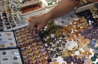 Pedagang Batu Mulia Rawa Bening Boleh Jualan di Cikini