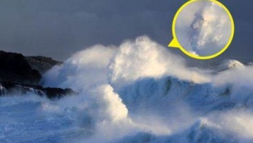 Penampakan Ombak Berwajah "Tuhan" Gegerkan Warga Inggris