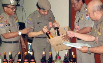 Ahok Bakal Perketat Pengawasan Miras Oplosan