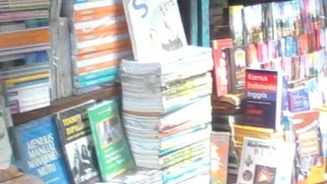 Menilik Buku dan Majalah Impor di Pasar Senen