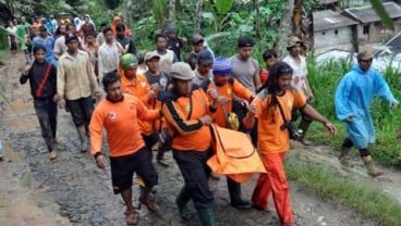 LONGSOR BANJARNEGARA: 12 Jenazah Ditemukan, Kemungkinan Masih Banyak Korban Tertimbun Tanah