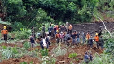 LONGSOR BANJARNEGARA: Pria Tak Dikenal Dimakamkan Hari Ini. Siapa Kehilangan Ayah?