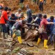 LONGSOR BANJARNEGARA: 600 Polisi Lakukan Pencarian Korban