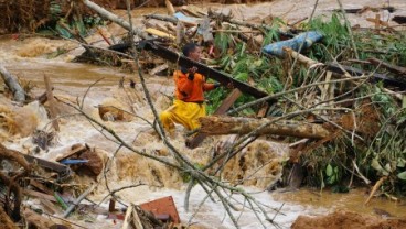 LONGSOR BANJARNEGARA: 200 Orang Terpaksa Mengungsi