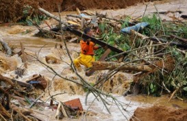 LONGSOR BANJARNEGARA: 200 Orang Terpaksa Mengungsi