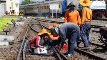 KA JALUR SELATAN: Kemenhub Selesaikan Rel Larangan-Ciledug