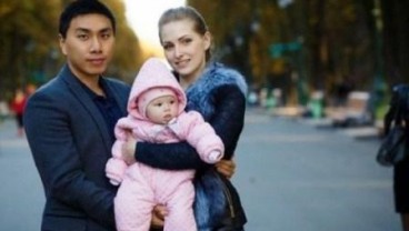 Punya Istri Super Seksi & Cantik, Lelaki Ini Malah Dihujat