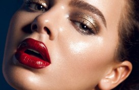 TIPS CANTIK: 5 Alasan Lipstik Merah Selalu Menjadi Tren