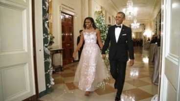 NATAL 2014: Barack Obama Pusing Cari Hadiah Natal untuk Sang Istri