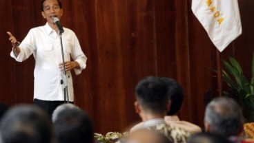 KUNJUNGAN KE NUNUKAN: Presiden Jokowi Naik ke Pos Pengintai Setinggi 25 Meter