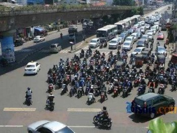 LARANGAN SEPEDA MOTOR: Dishub DKI Turunkan 168 Personel di 10 Titik